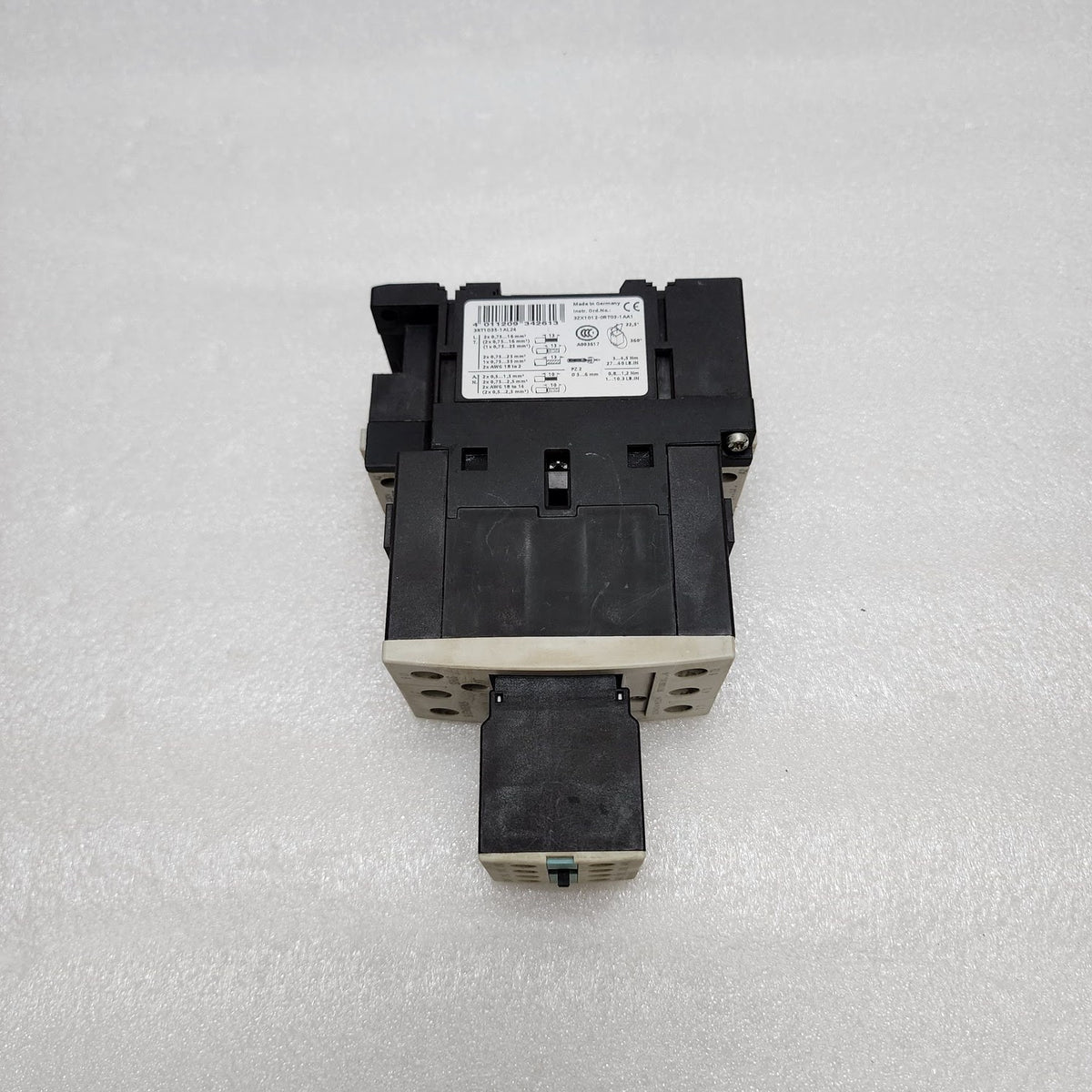 SIEMENS 3RT1035-1AL24 CONTACTOR COIL VOLTAGE 230V AUXILIARY 3RH1921-1HA22