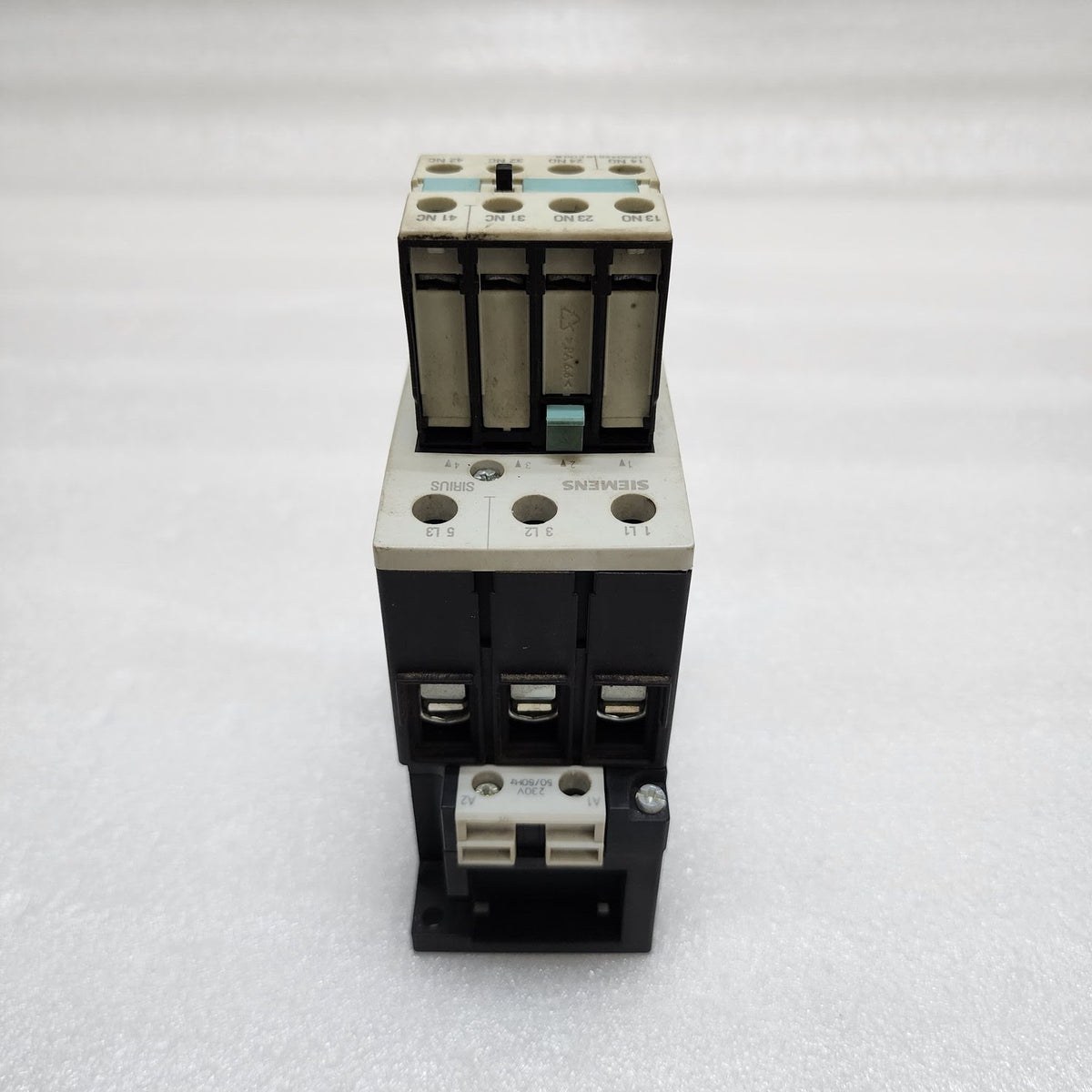 SIEMENS 3RT1036-1AL20 CONTACTOR COIL VOLTAGE 230V AUXILIARY 3RH1921-1FA22