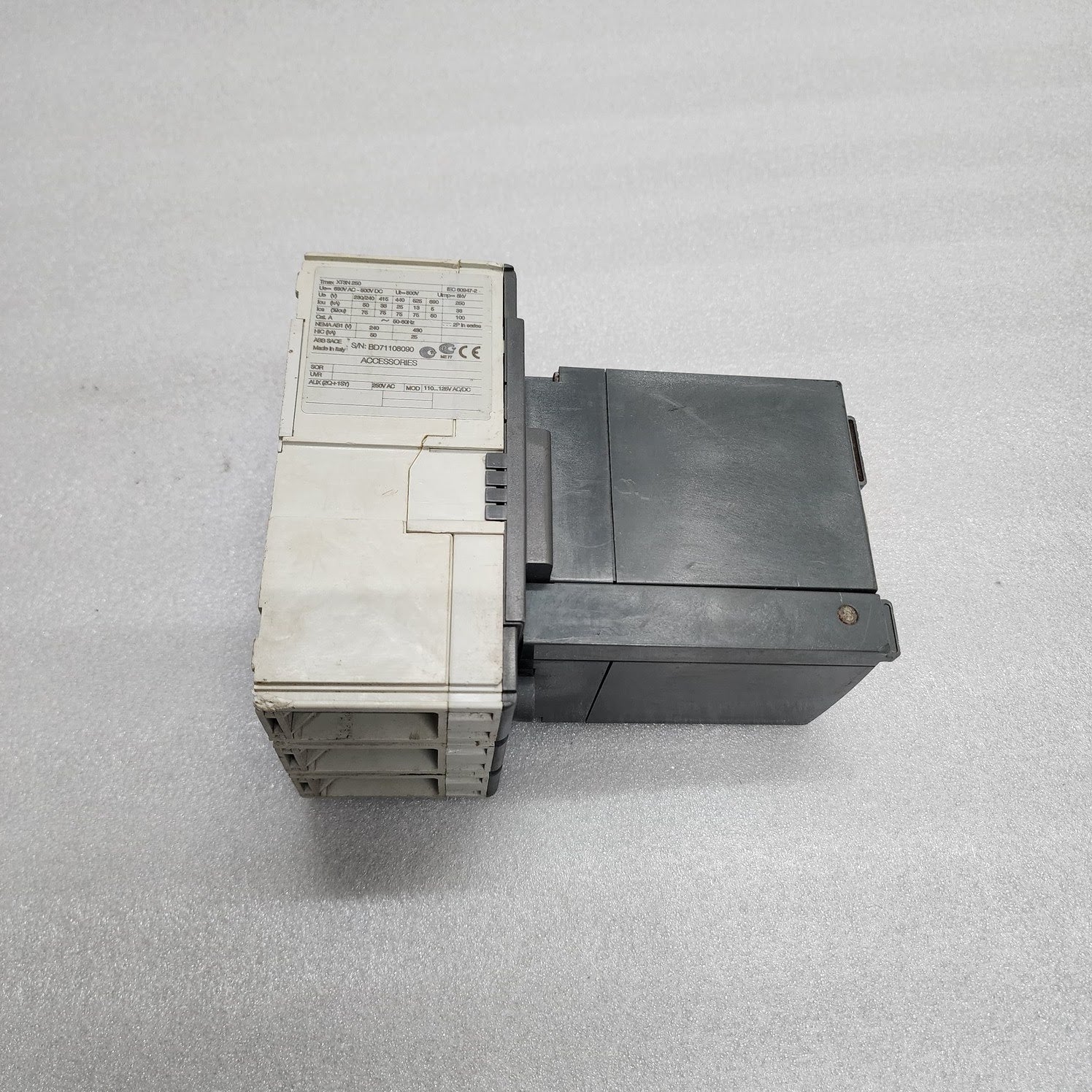 ABB SACE TMAX XTSN 250 MOTOR OPERATOR BREAKER 200A