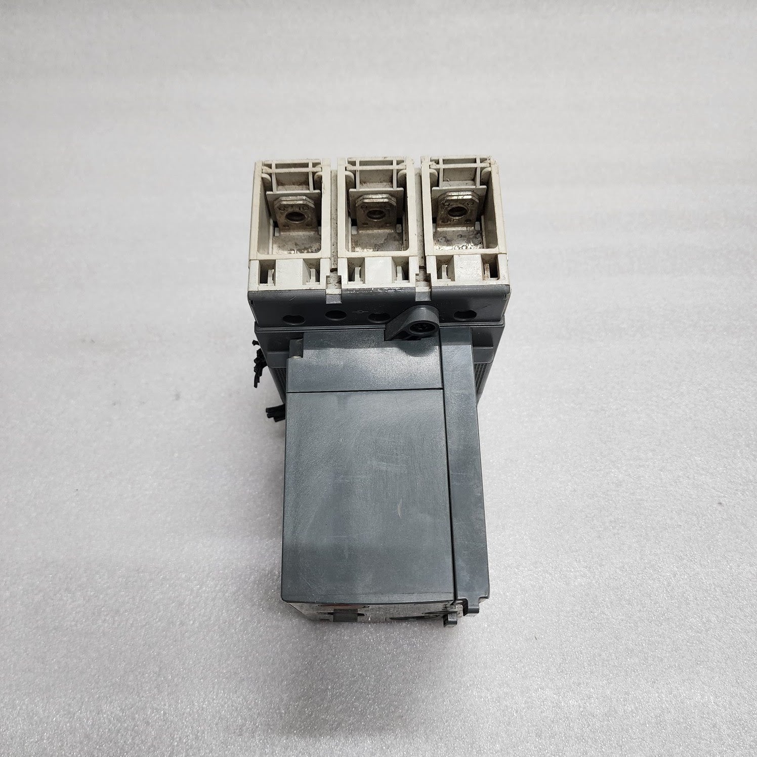 ABB SACE TMAX XTSN 250 MOTOR OPERATOR BREAKER 200A