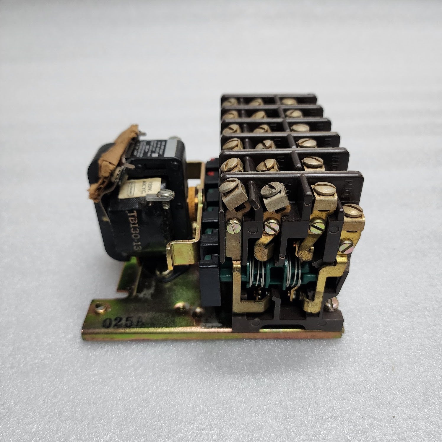 CLARK CONTROL DIVISION 5UF12-2 PMF RELAY 120V 5UF12-2-76