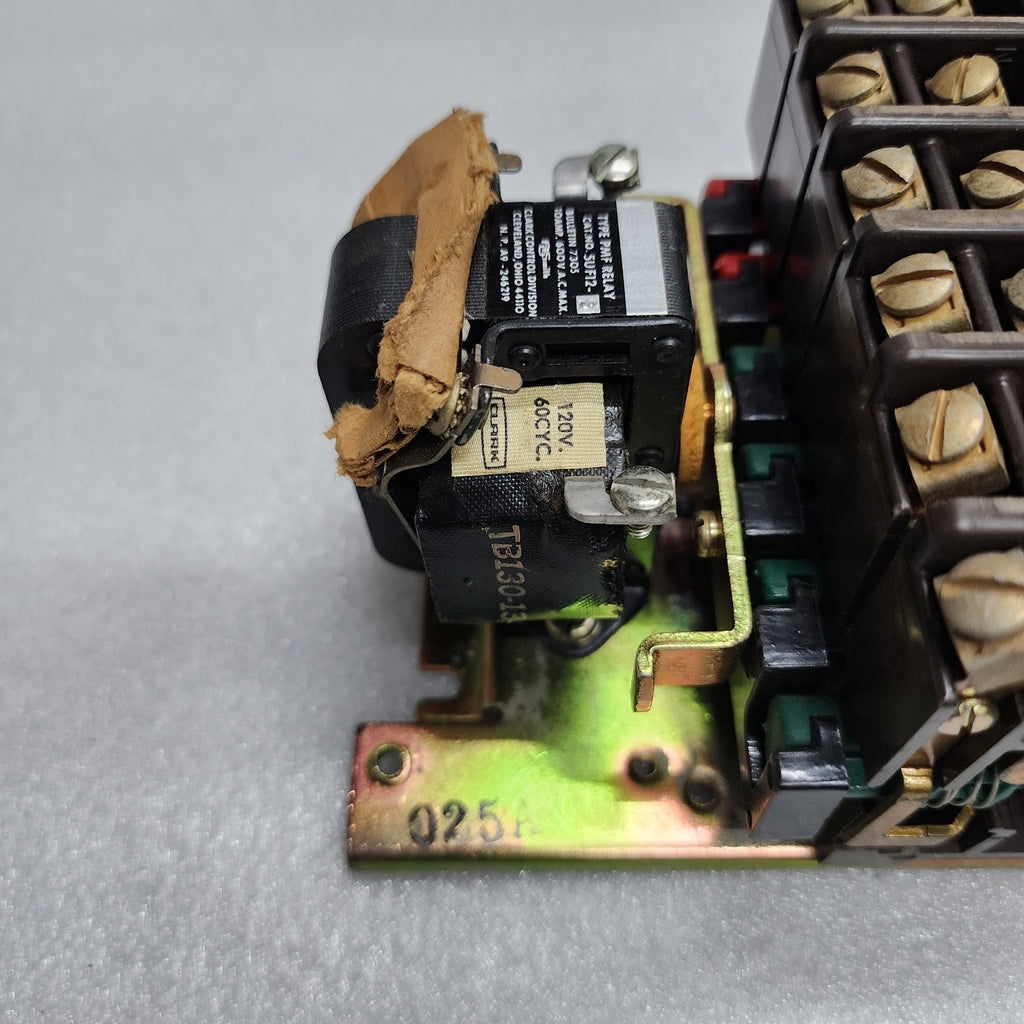 CLARK CONTROL DIVISION 5UF12-2 PMF RELAY 120V 5UF12-2-76