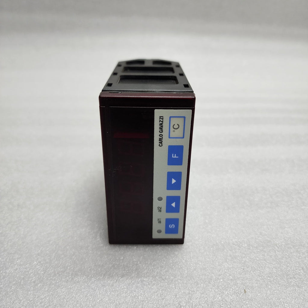 CARLO GAVAZZI MDI 40 PTC CFP.3.2.A.XX.IX 9-32VDC