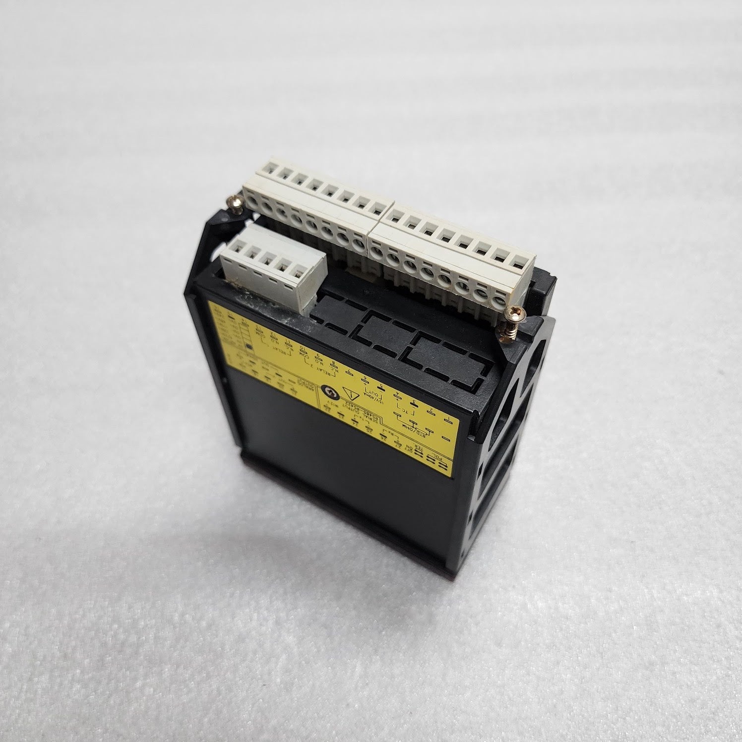 CARLO GAVAZZI MDI 40 PTC CFP.3.2.A.XX.IX 9-32VDC