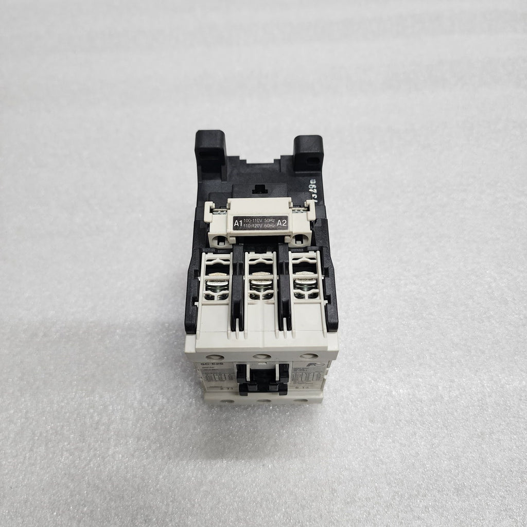 FUJI ELECTRIC SC-E2S MAGNETIC CONTACTOR SE51AA 100-120V