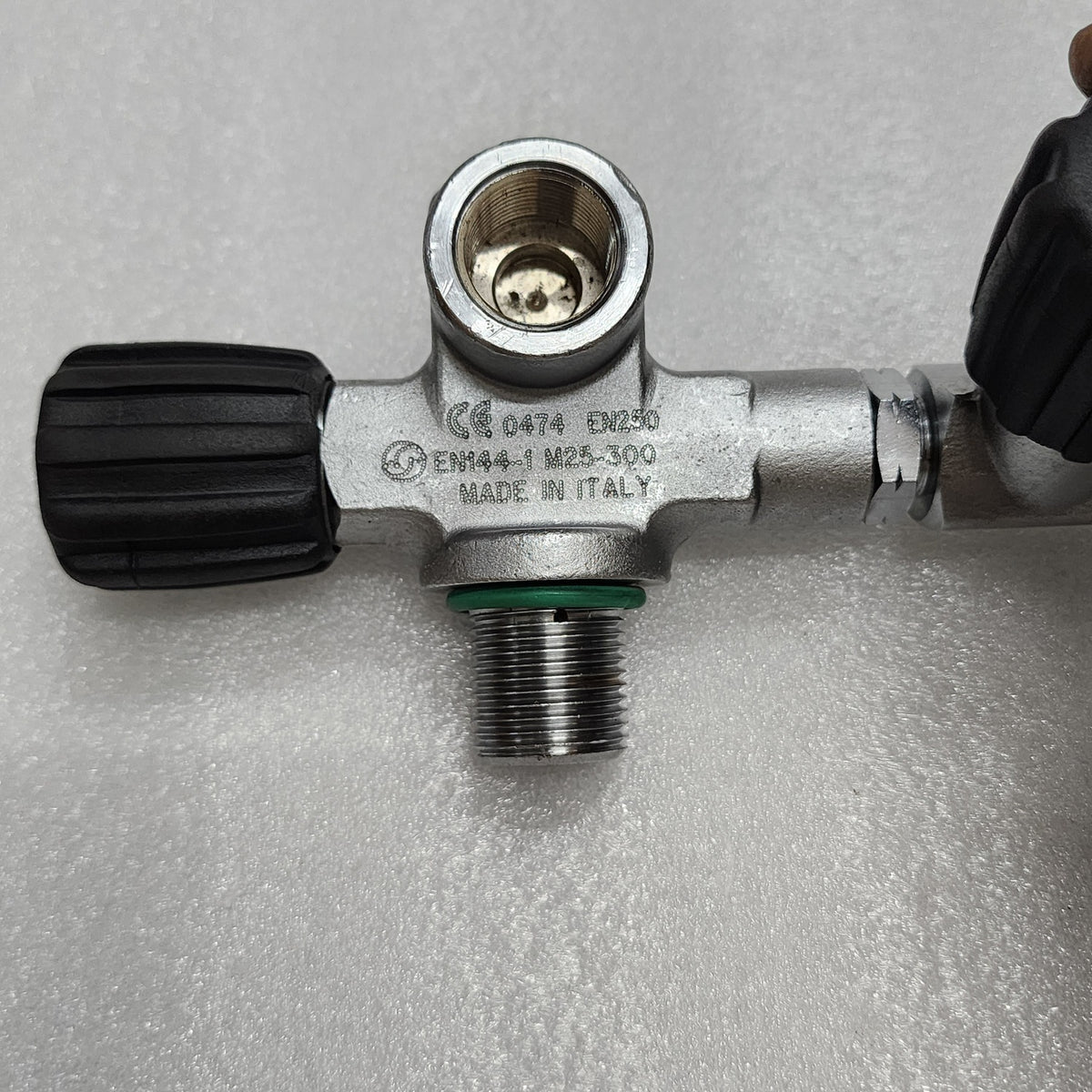 DOUBLE TANK MANIFOLD M25-300 DIVING CYLINDER VALVE 300 BAR
