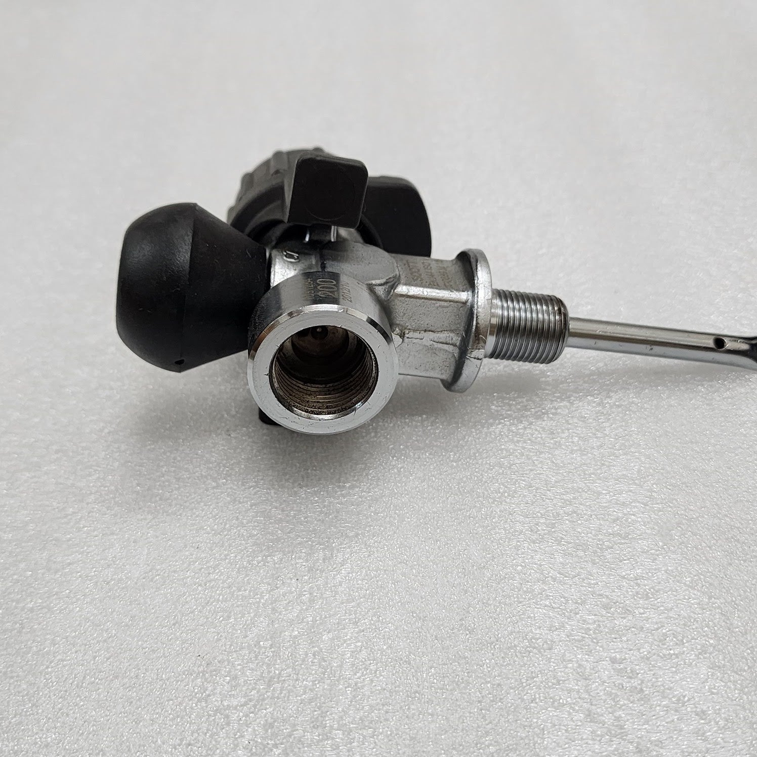 SCOTT SCBA SAFETY CYLINDER VALVE 200 BAR