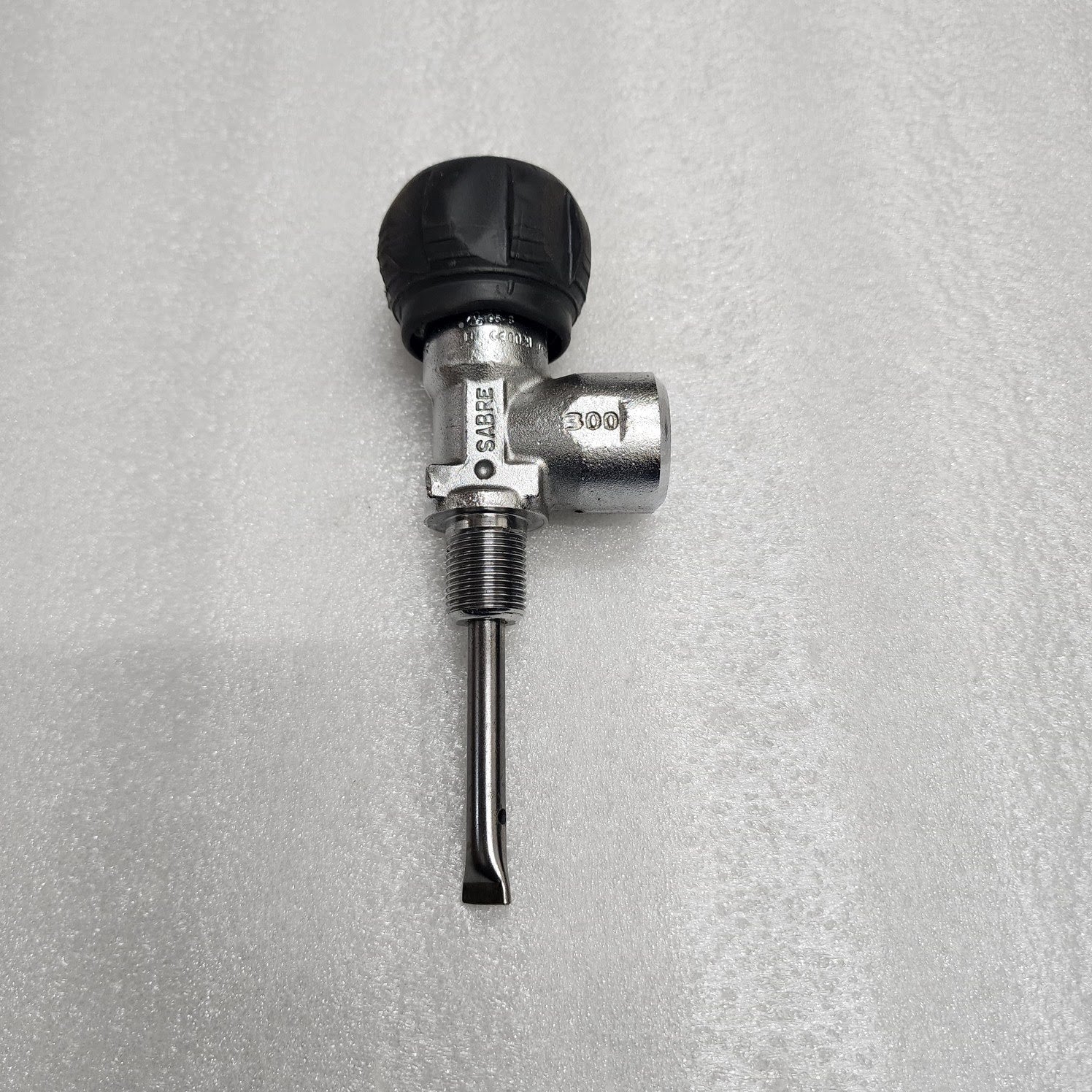 SABRE BREATHING AIR CYLINDER VALVE 300 BAR THREAD M18