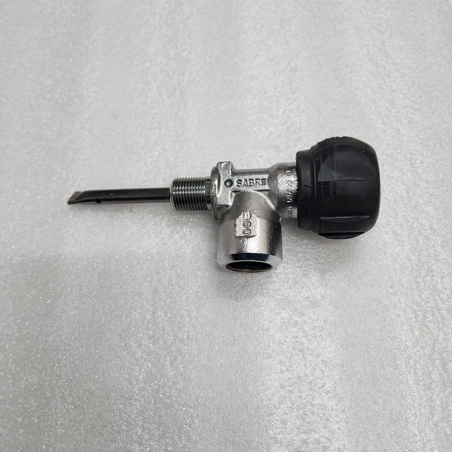 SABRE BREATHING AIR CYLINDER VALVE 300 BAR THREAD M18