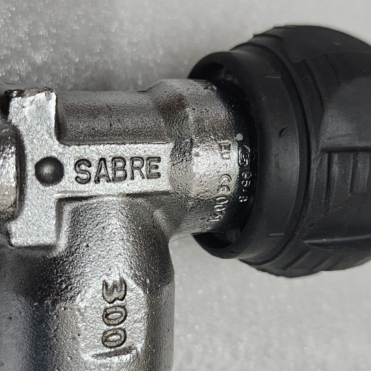 SABRE BREATHING AIR CYLINDER VALVE 300 BAR THREAD M18