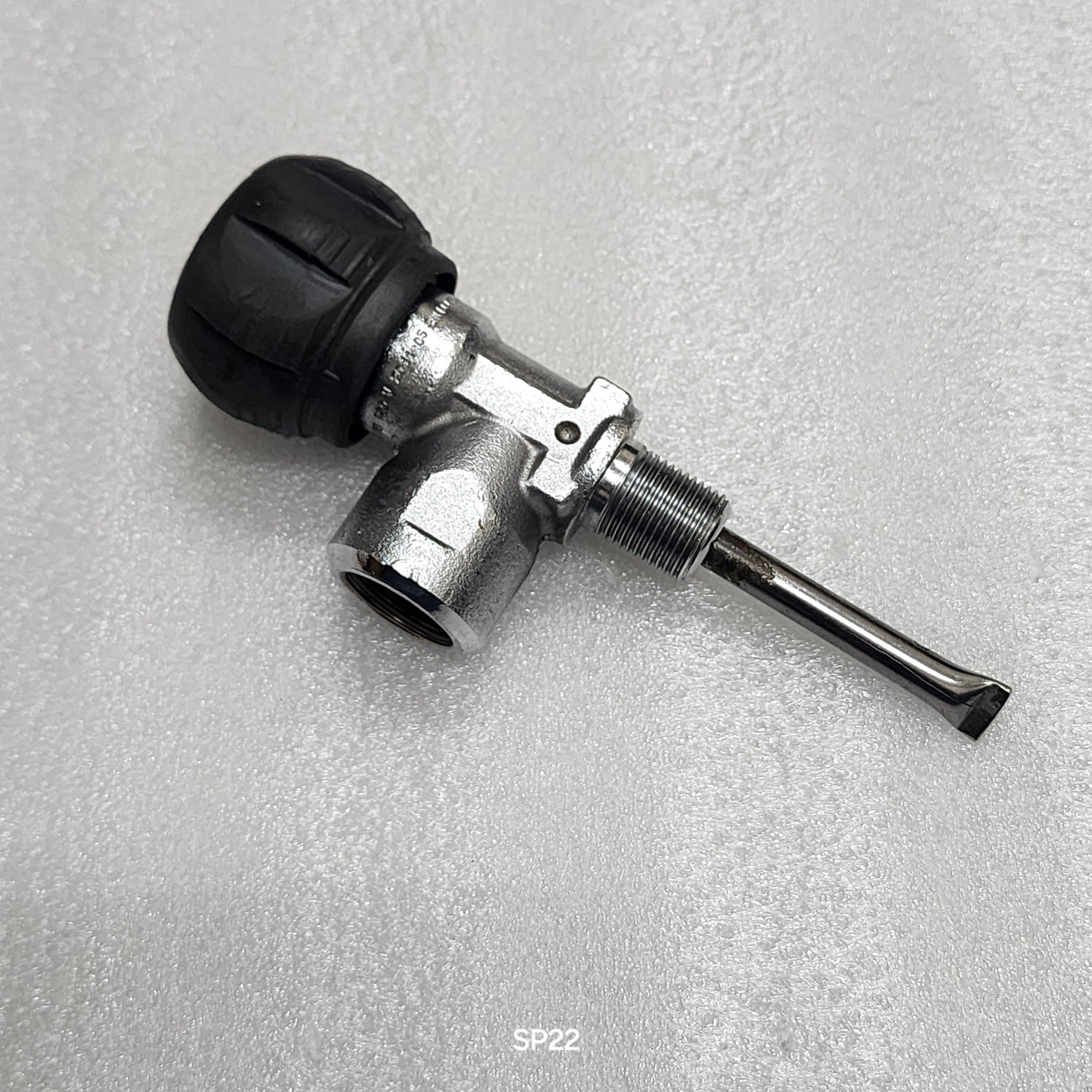 SABRE BREATHING AIR CYLINDER VALVE 300 BAR THREAD M18