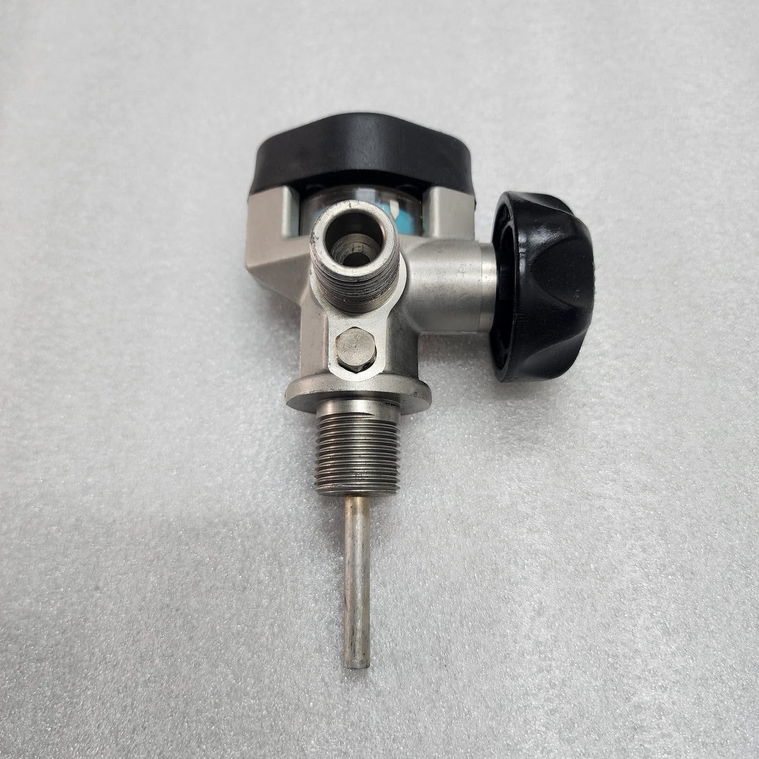 SCOTT BREATHING AIR CYLINDER VALVE 3000 PSI THREAD M18