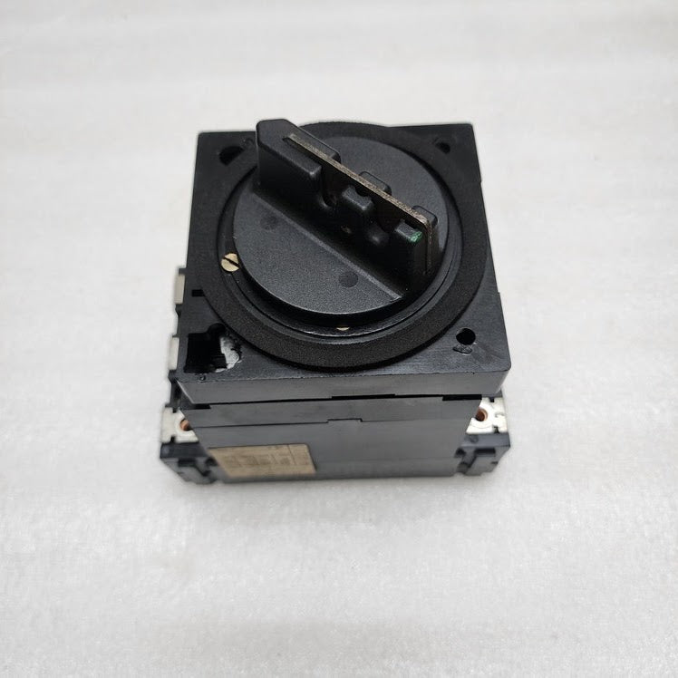 MERLIN GERIN C125NL-MA 3-POLE CIRCUIT BREAKER 32A
