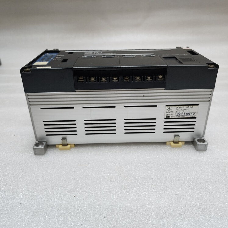 IDEC PFA-1C24RDC 24-BASE UNIT 24VDC