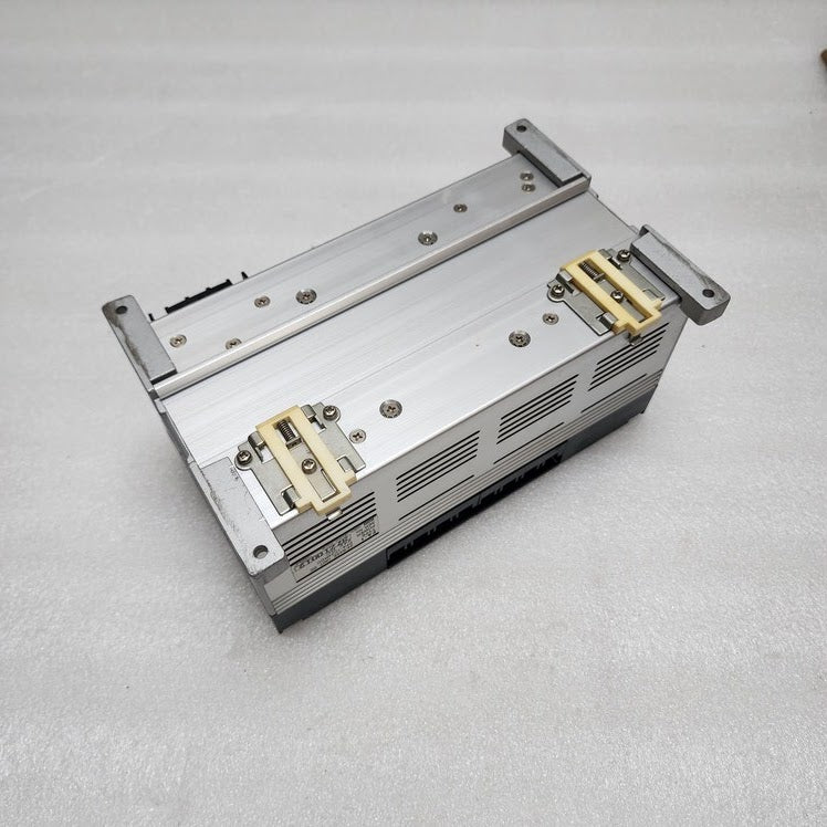 IDEC PFA-1C24RDC 24-BASE UNIT 24VDC