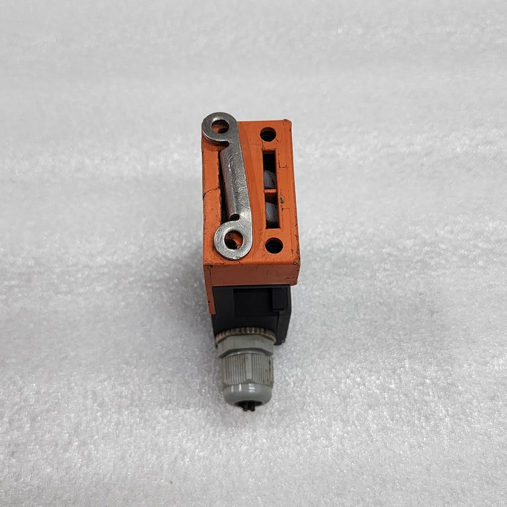SIEMENS 3SE2 243-0XX INTERLOCK SWITCH