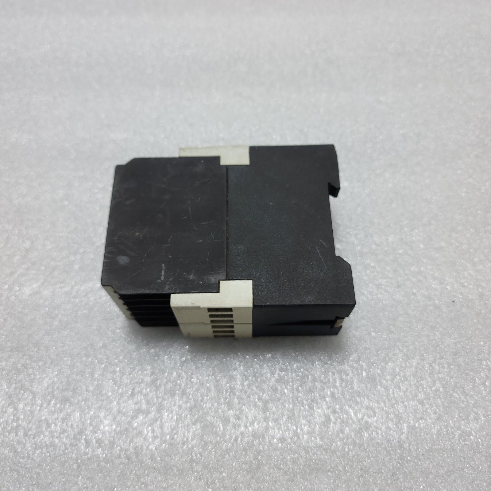 MOELLER EMR4-I1-2-A CURRENT MONITORING RELAY 24-240VAC/DC