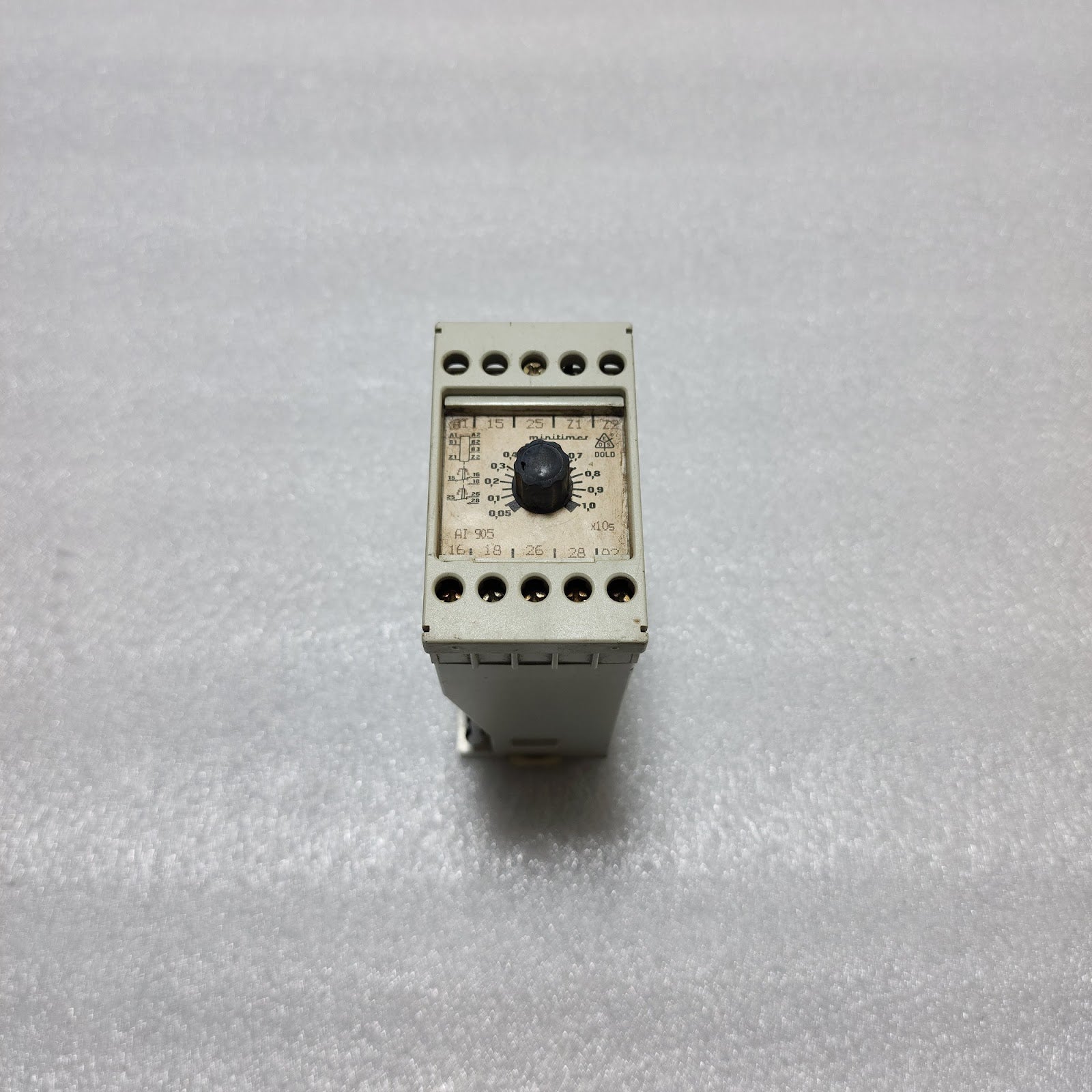 DOLD AI 905.81/66 SAFETY RELAY 220V