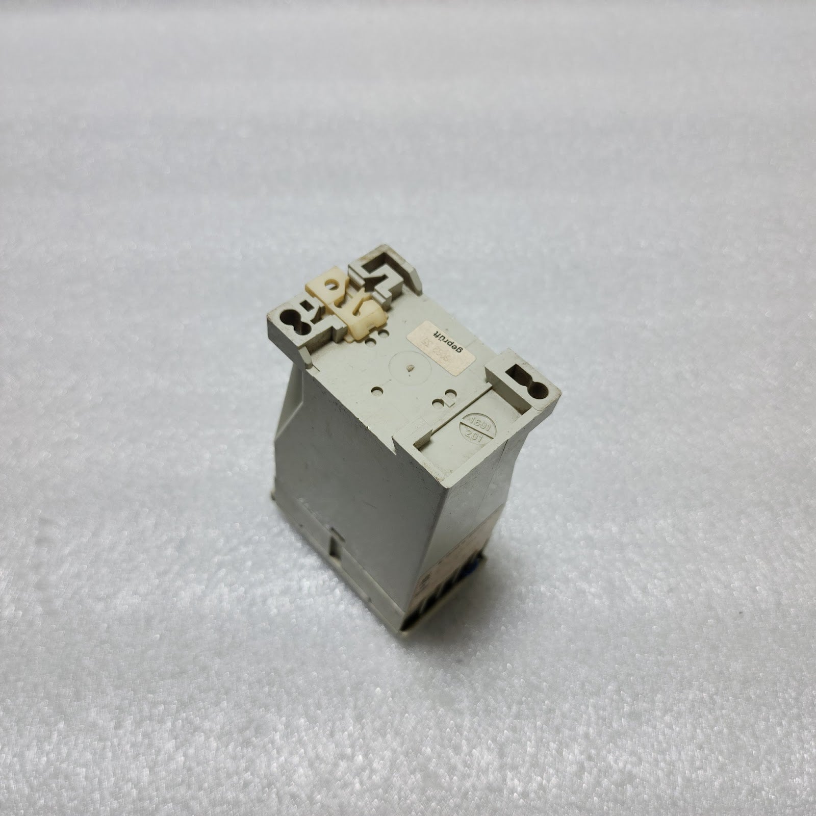 DOLD AI 905.81/66 SAFETY RELAY 220V