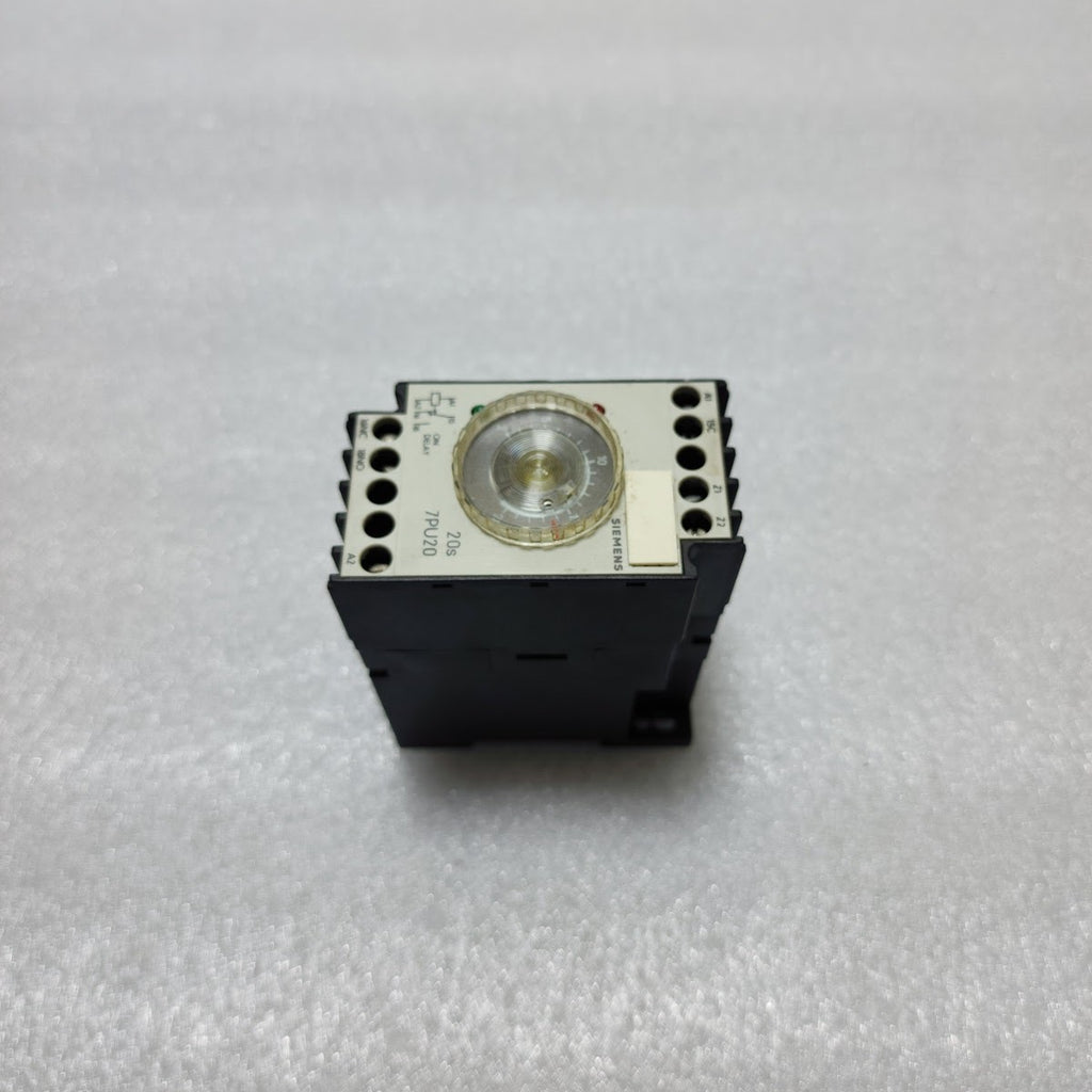 SIEMENS 7PU2040-7AN23 TIMER RELAY 220-240V