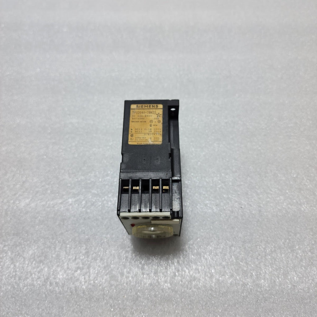 SIEMENS 7PU2040-7AN23 TIMER RELAY 220-240V