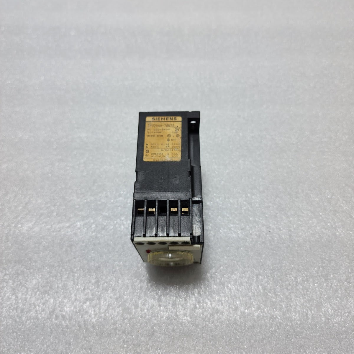 SIEMENS 7PU2040-7AN23 TIMER RELAY 220-240V