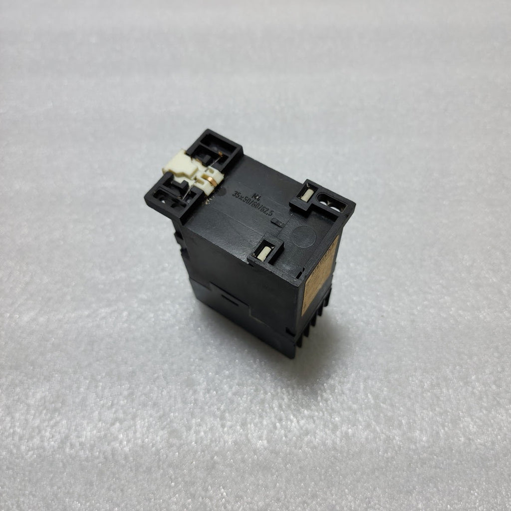 SIEMENS 7PU2040-7AN23 TIMER RELAY 220-240V