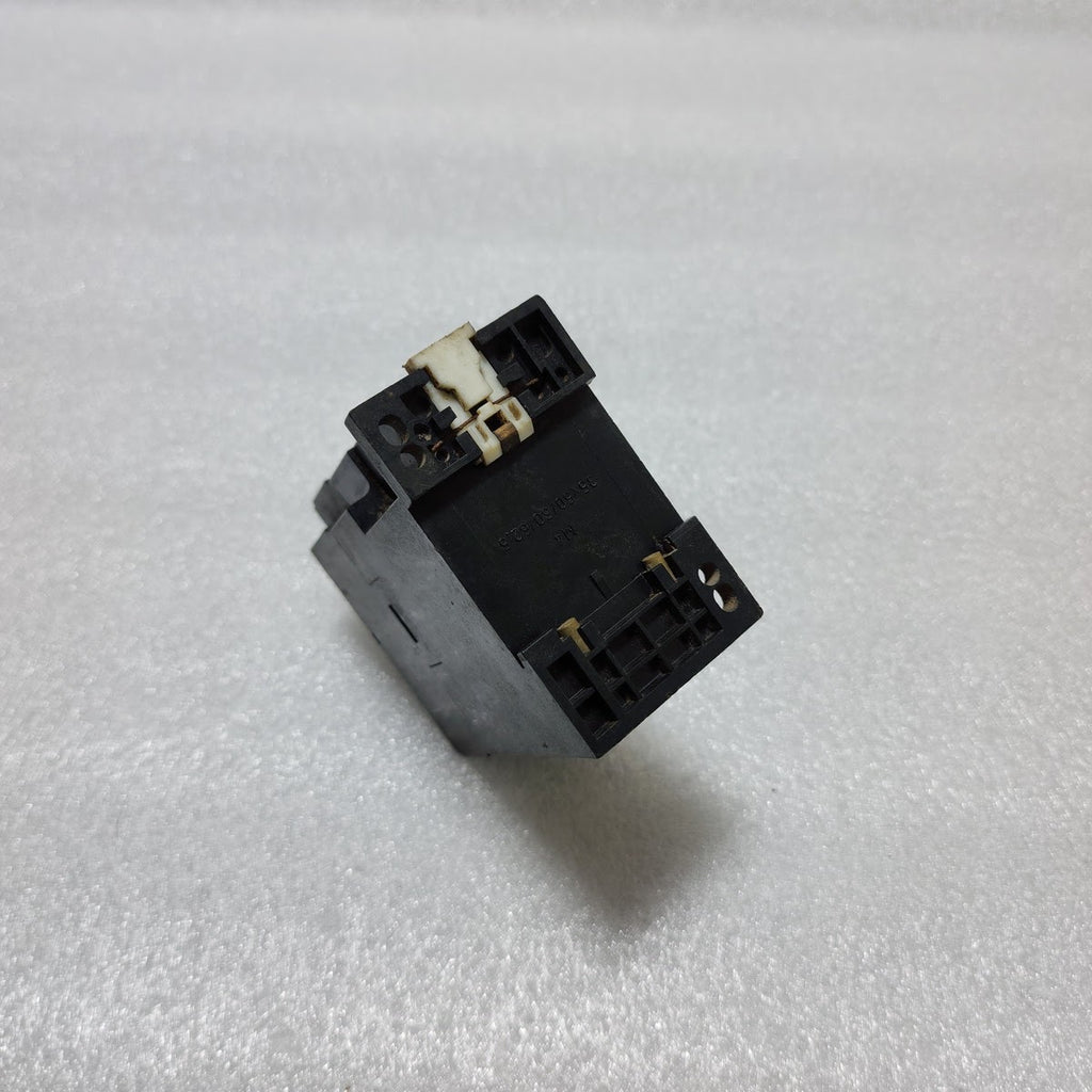 SIEMENS 7PV3450-1AA TIMER RELAY 24VAC-DC/220VAC