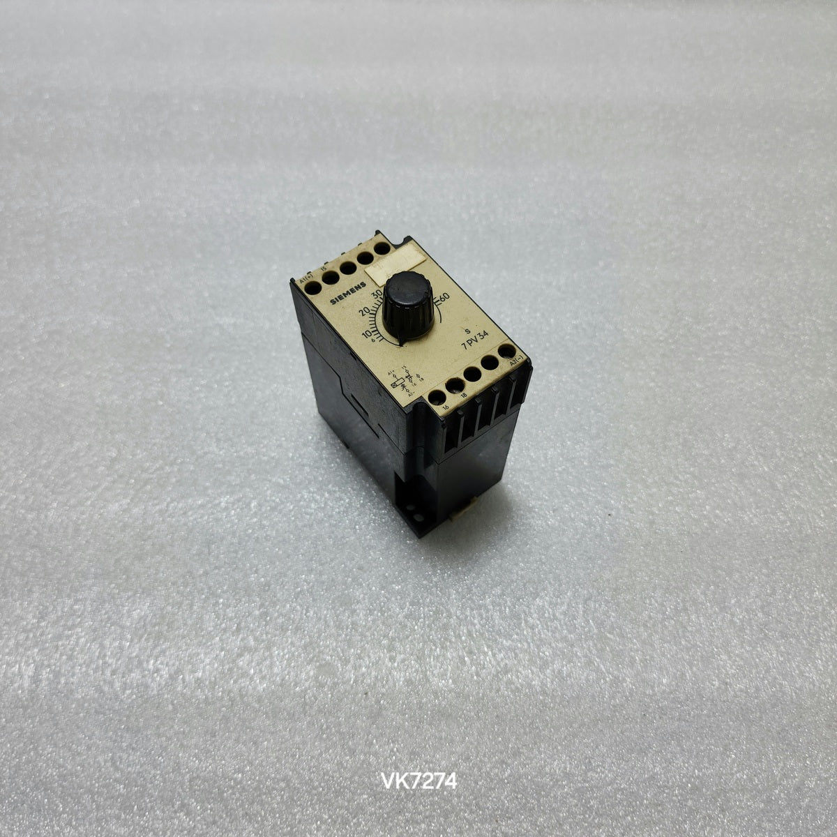 SIEMENS 7PV3450-1AA TIMER RELAY 24VAC-DC/220VAC