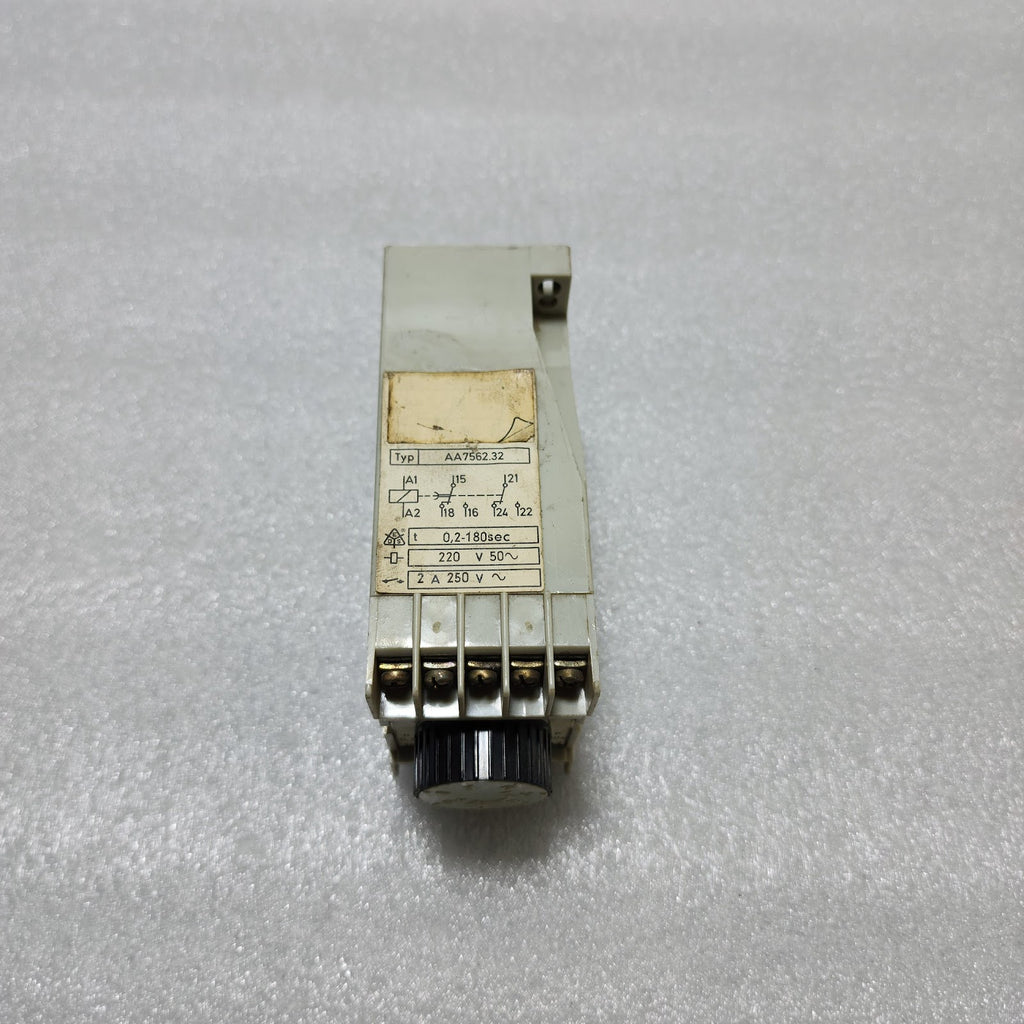 DOLD AA7562.32 TIMER RELAY 220VAC