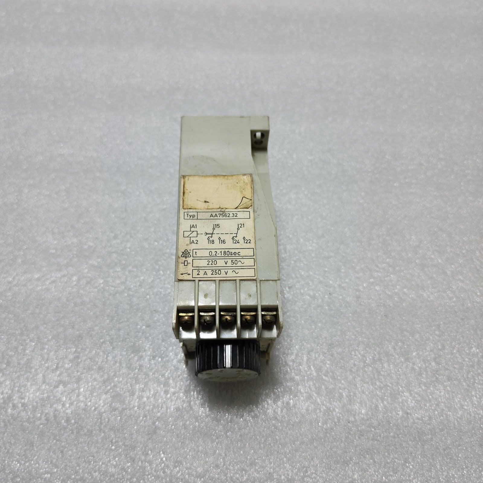 DOLD AA7562.32 TIMER RELAY 220VAC