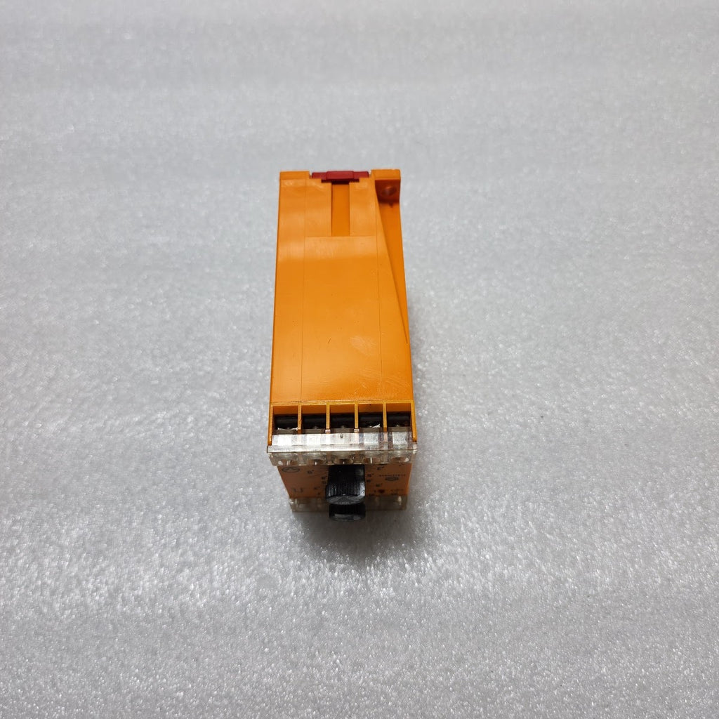 SCHLEICHER SPT 32 TIMER RELAY 11302581 220-240V