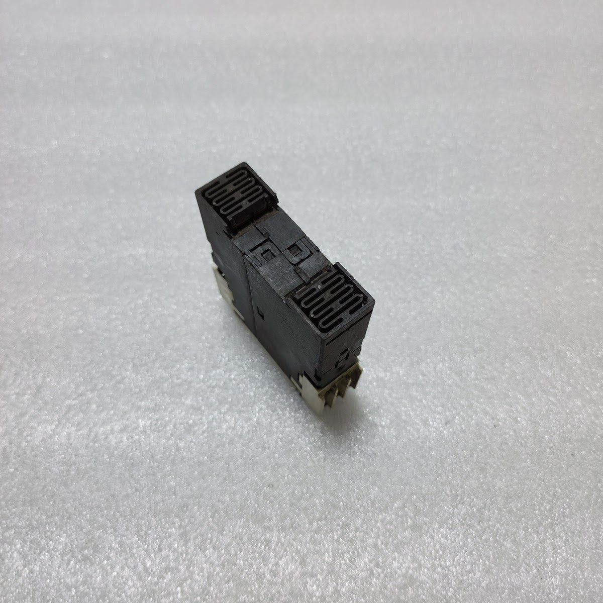 SIEMENS 3RP1513-1AP30 TIMER RELAY 200-240V/24VAC-DC