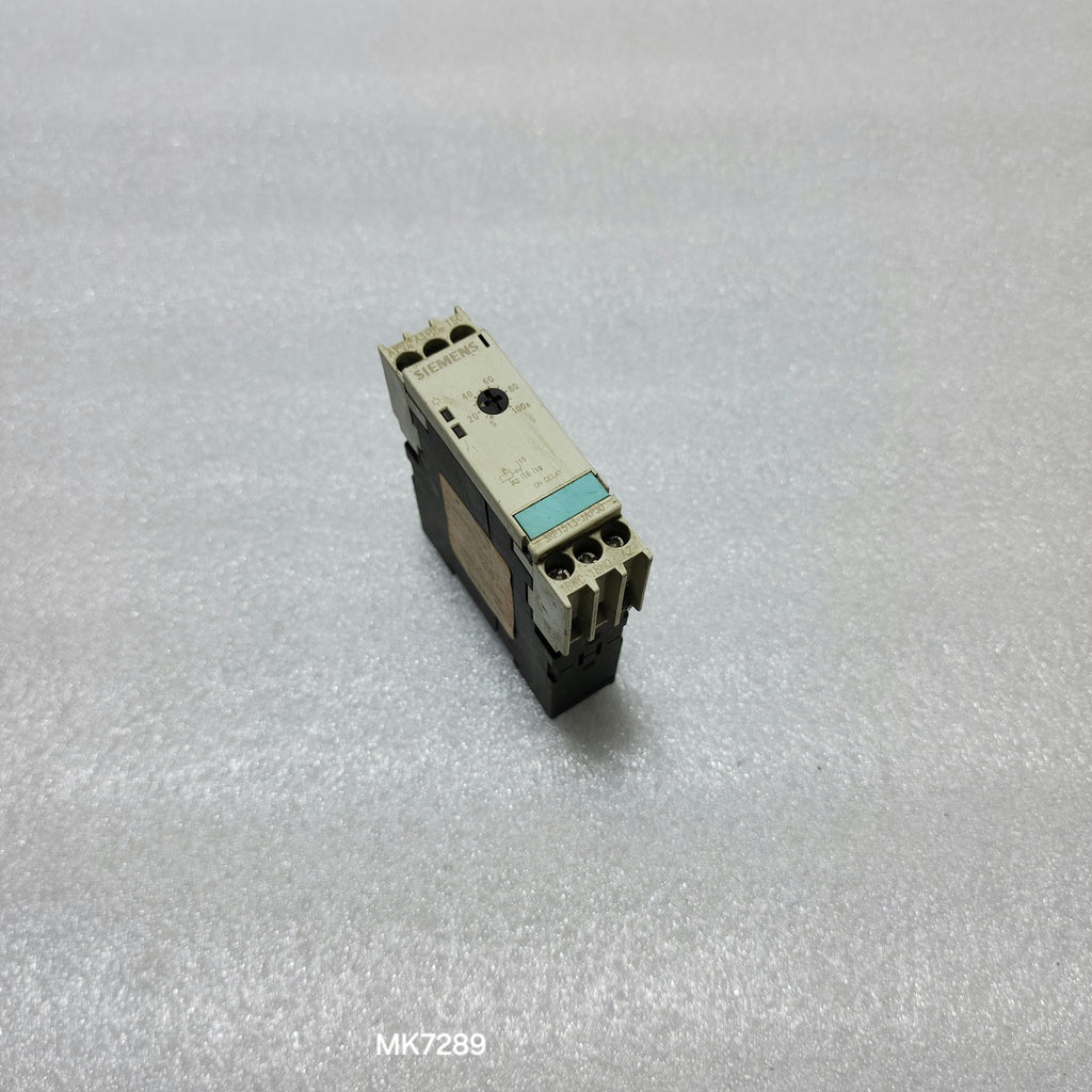 SIEMENS 3RP1513-1AP30 TIMER RELAY 200-240V/24VAC-DC