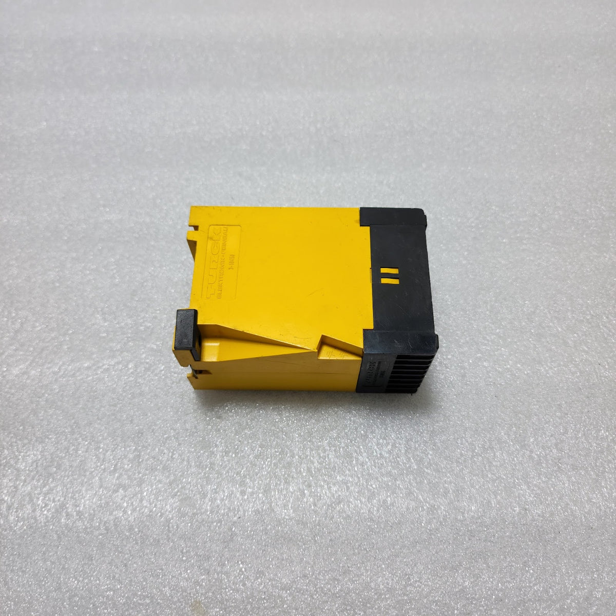 TURCK MS 25-10 TACHOMETER 220V
