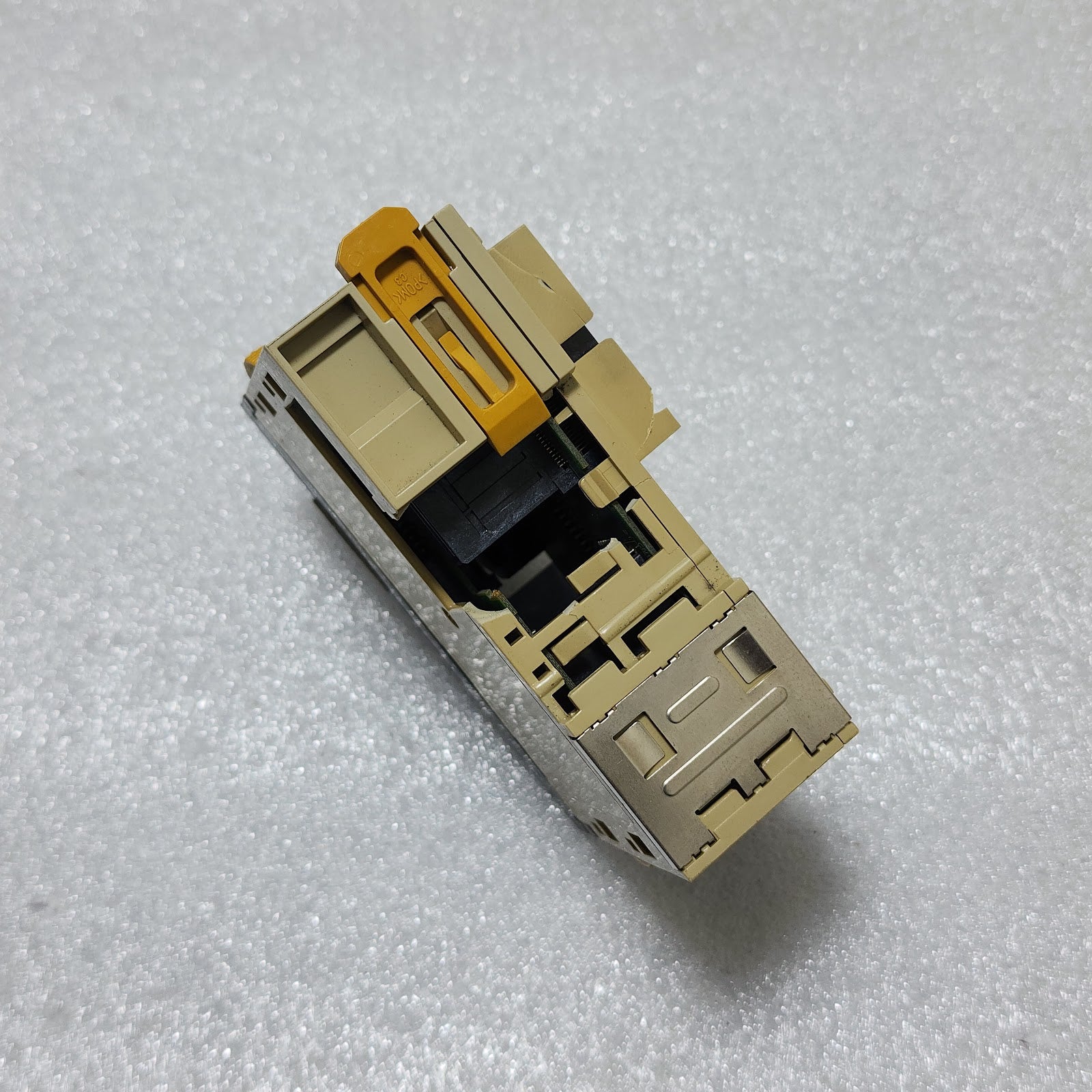 OMRON CJ1W-MD233 INPUT OUTPUT UNIT