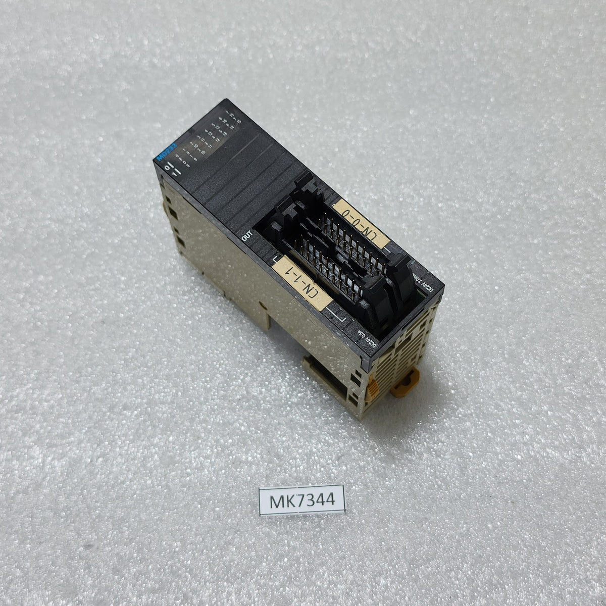 OMRON CJ1W-MD233 INPUT OUTPUT UNIT