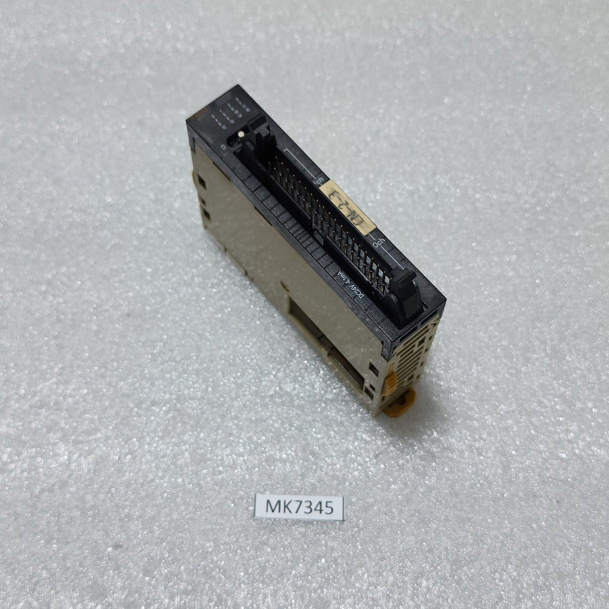OMRON CJ1W-1D232 INPUT UNIT
