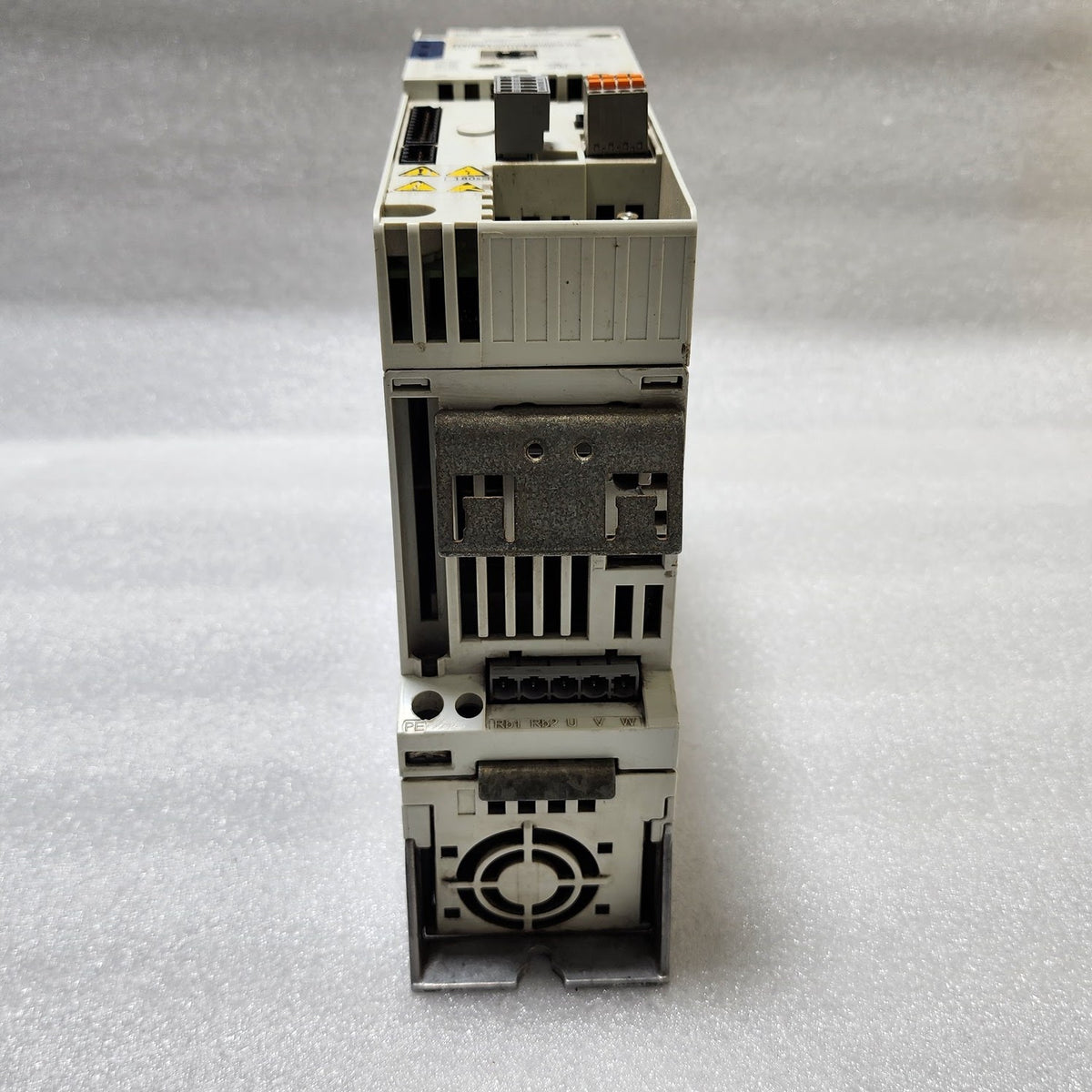 LENZE E84AVTCE2224SX0 2.2kW 3PH AC DRIVE 8400 TOPLINE C 15485811