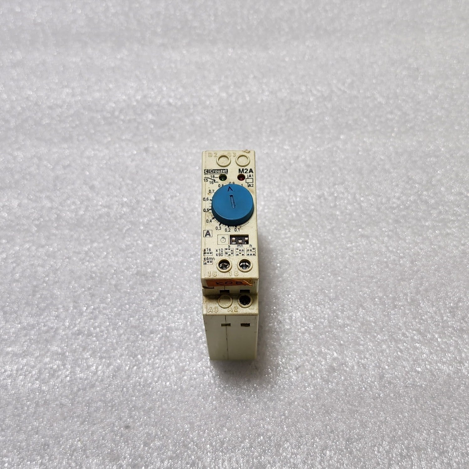 CROUZET M2A TIME DELAY RELAY 88881104 220-240V