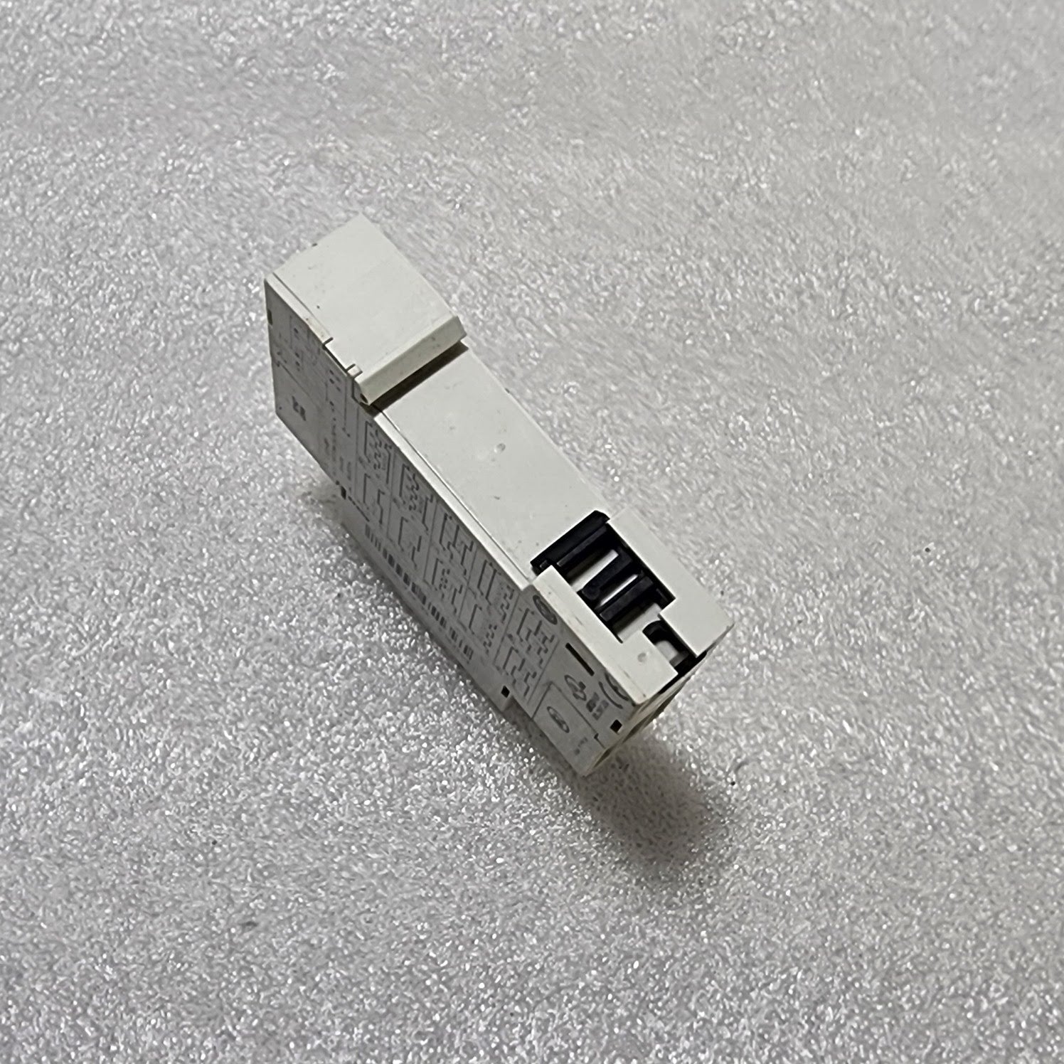 CROUZET MUR1 TIMER RELAY 88826105 24VDC/24-240VAC
