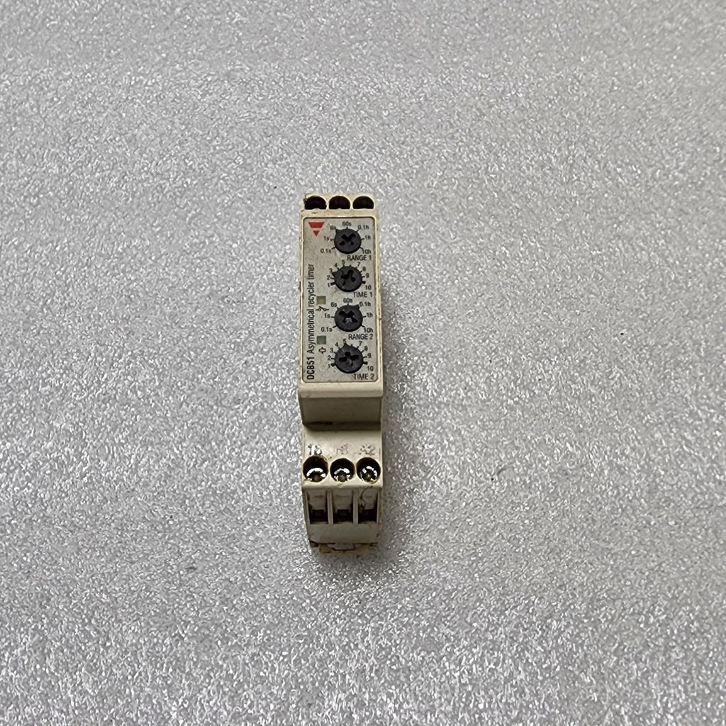 CARLO GAVAZZI DCB51CM24 ASYMMETRICAL RECYCLER TIMER  24-240VAC/24VDC