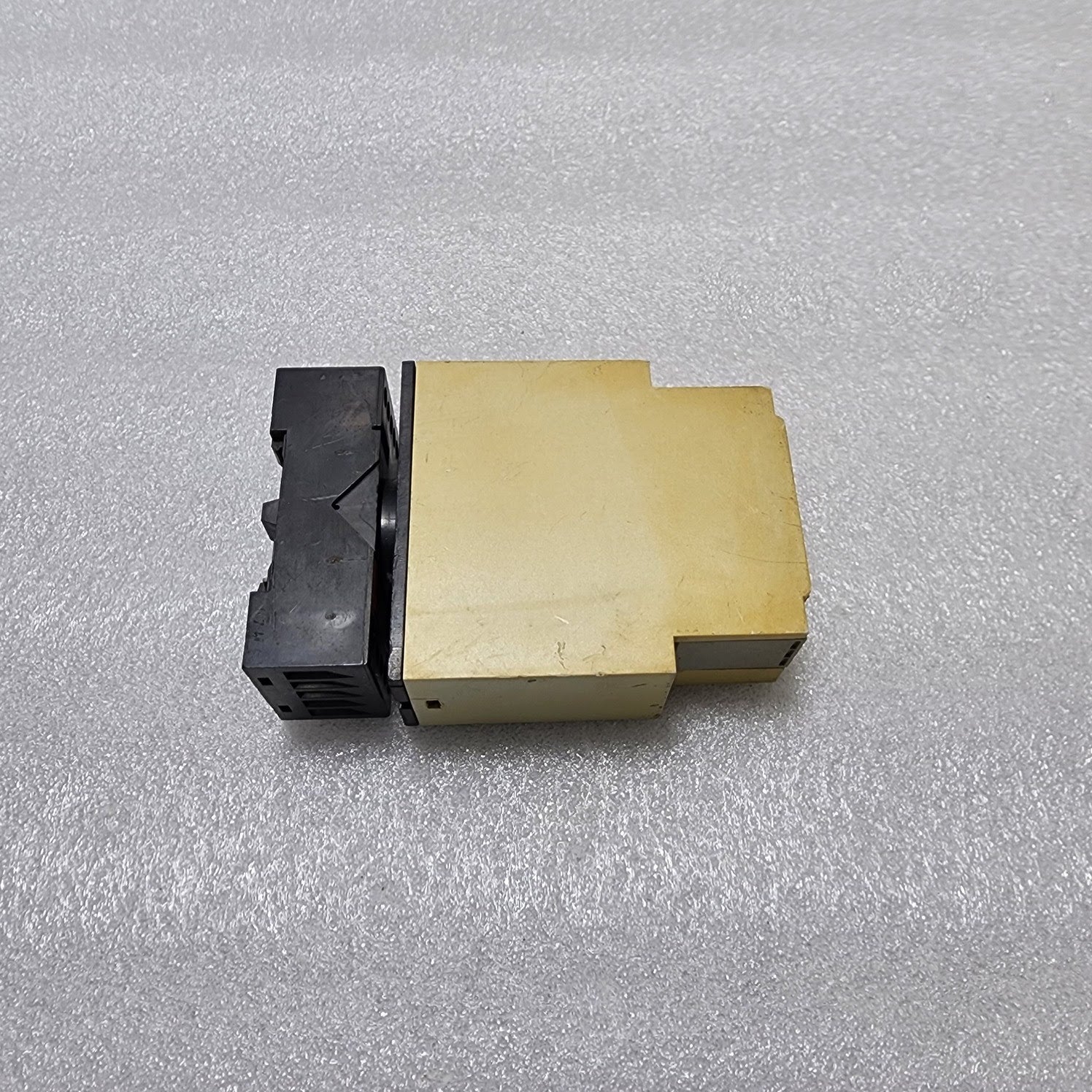 CARLO GAVAZZI PMB01DM24 MULTIFUNCTION TIMER 24-240VAC/DC