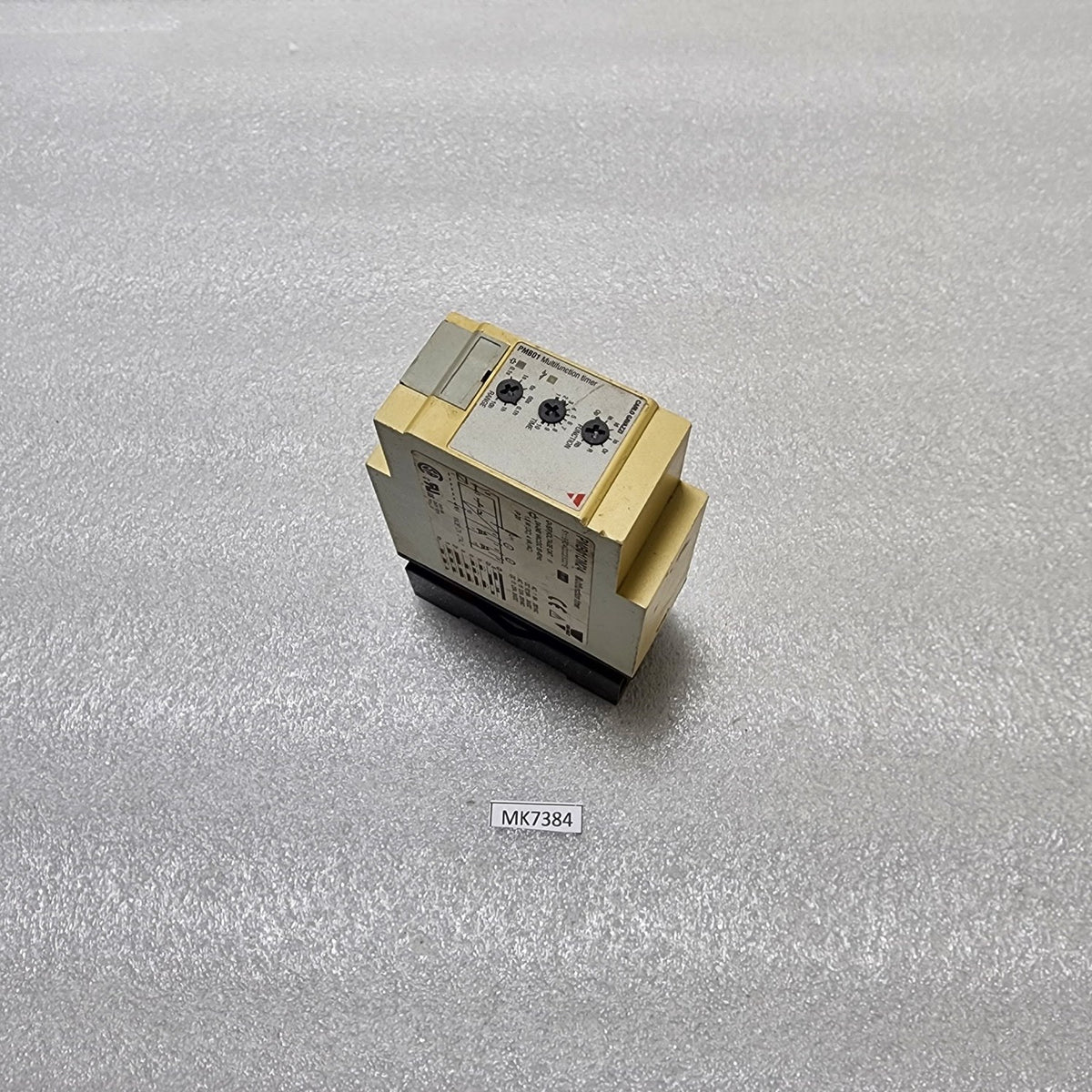 CARLO GAVAZZI PMB01DM24 MULTIFUNCTION TIMER 24-240VAC/DC