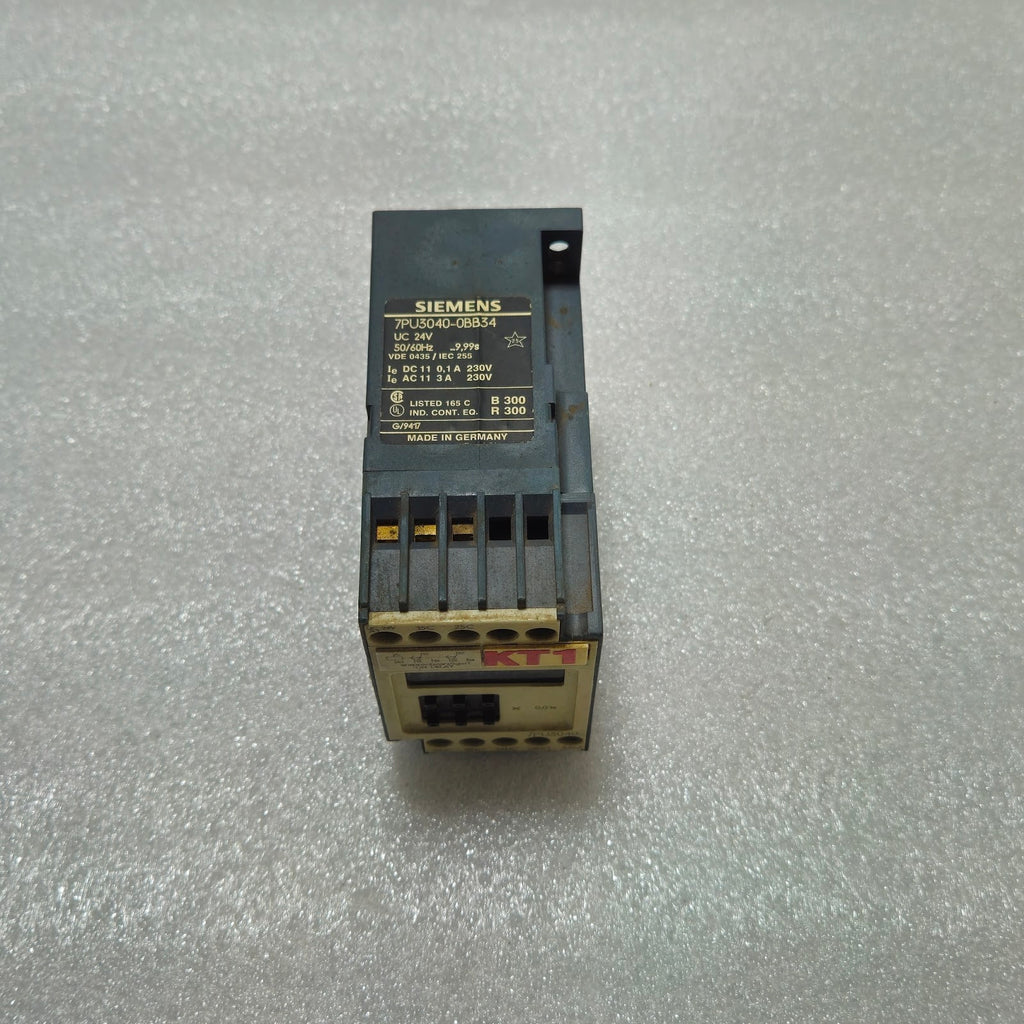 SIEMENS 7PU3040-0BB34 ON DELAY TIMER 24V AC/DC