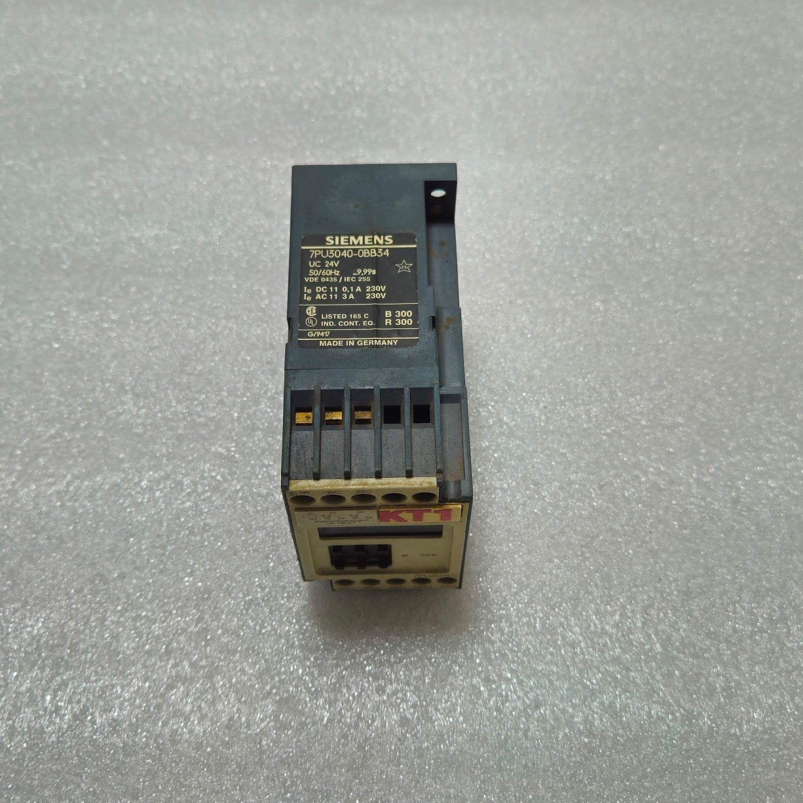 SIEMENS 7PU3040-0BB34 ON DELAY TIMER 24V AC/DC