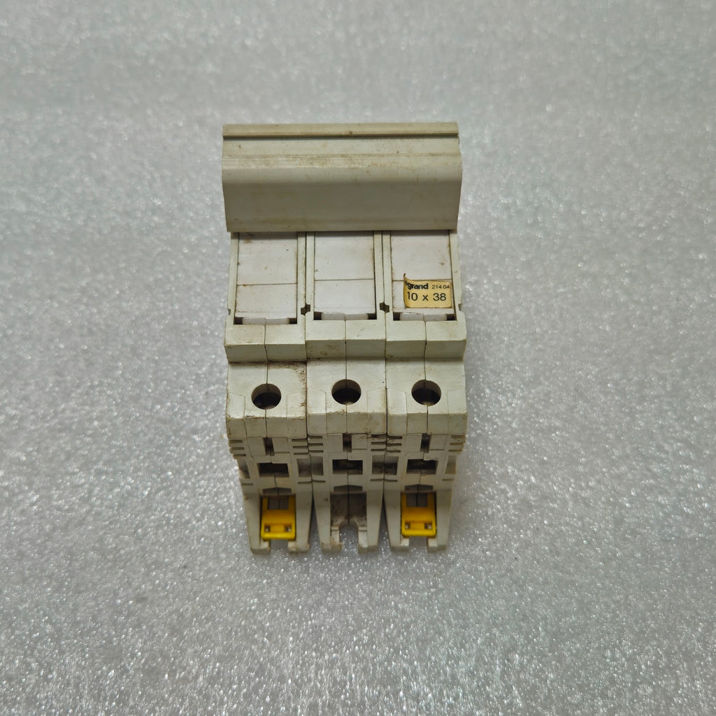 LEGRAND 21404 3-POLE CIRCUIT BREAKER 25A