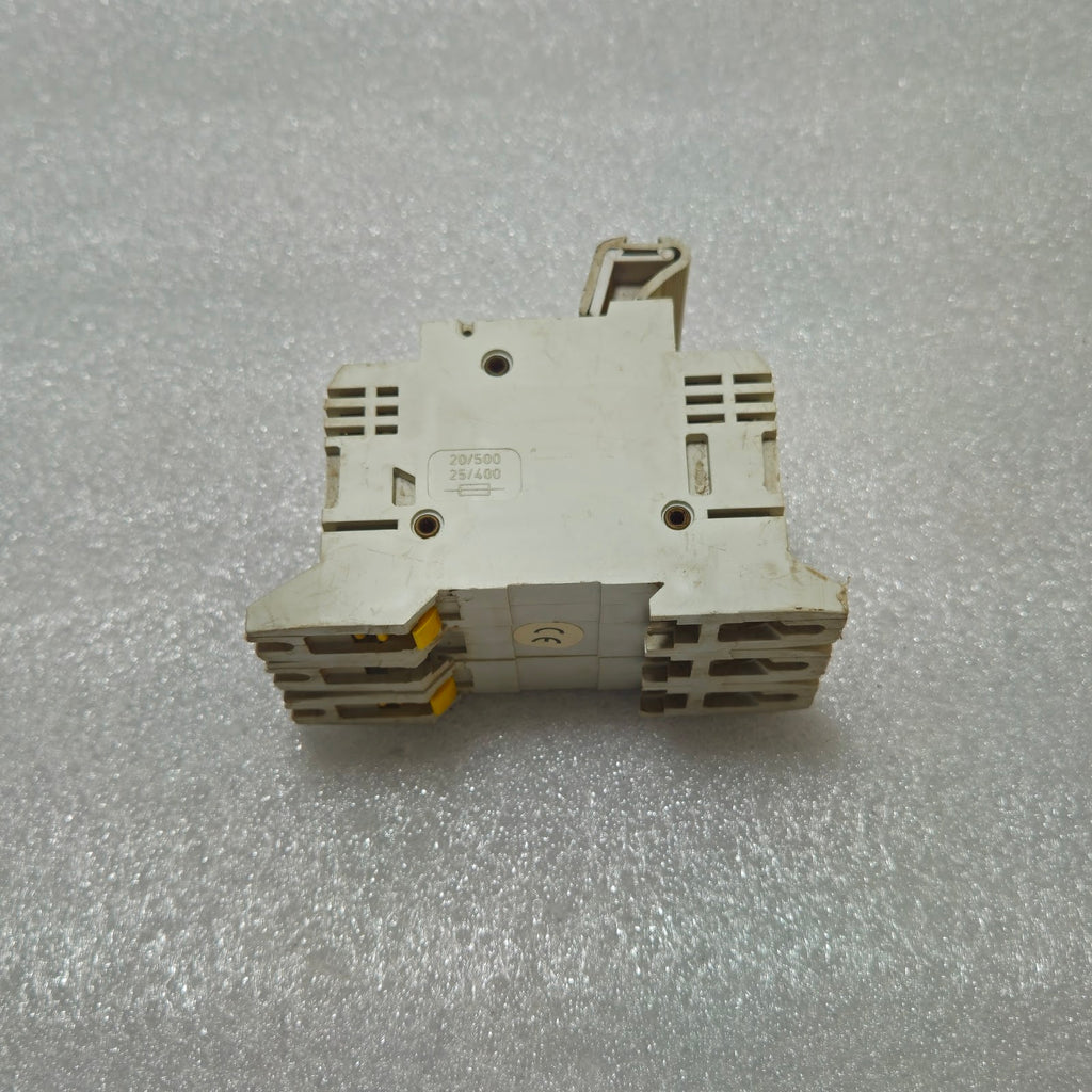 LEGRAND 21404 3-POLE CIRCUIT BREAKER 25A