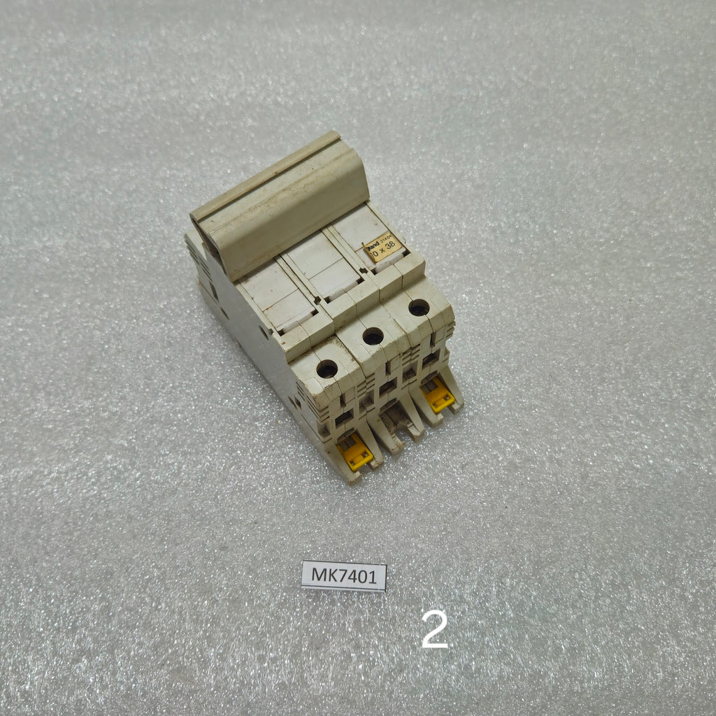 LEGRAND 21404 3-POLE CIRCUIT BREAKER 25A