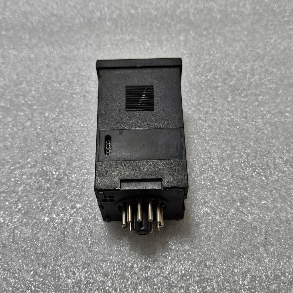 FUJI ELECTRIC PXZ4TAY2-5VC26-D TEMPERATURE CONTROLLER